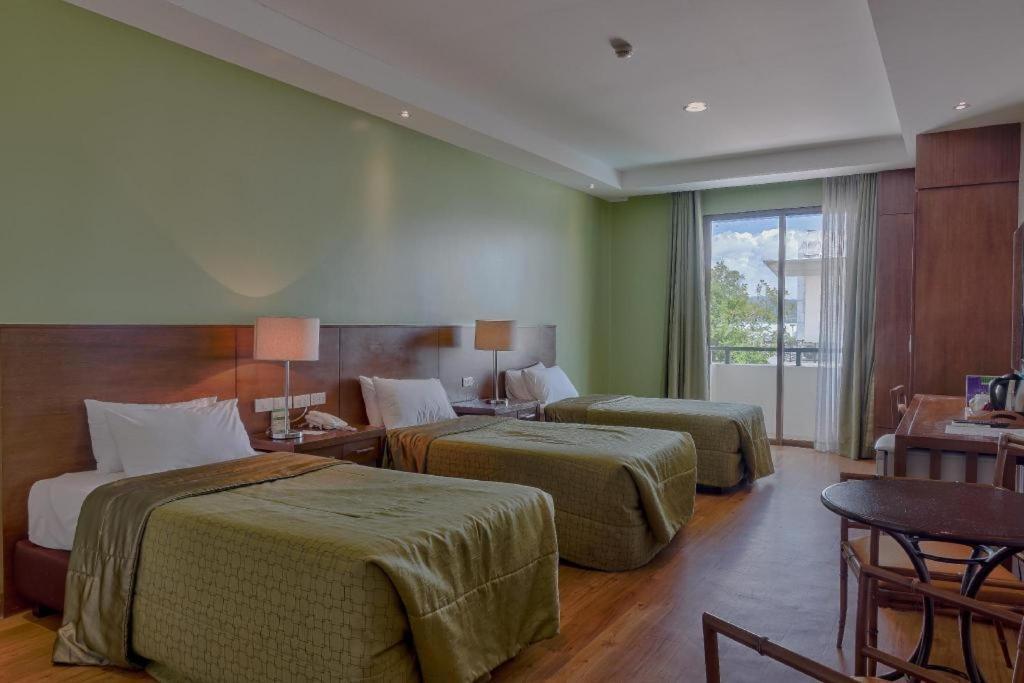 Mansion Garden Hotel Olongapo Εξωτερικό φωτογραφία